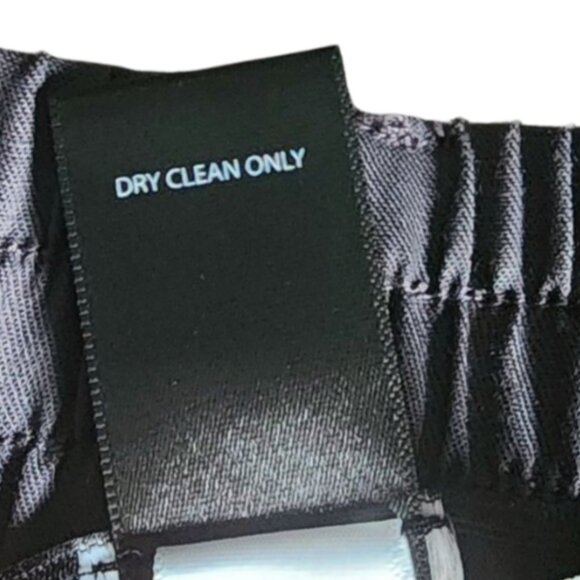 Torrid Plus-size Stretchy Linen Blend High Rise Gray Shorts with Pockets Size 24 - Picture 9 of 12